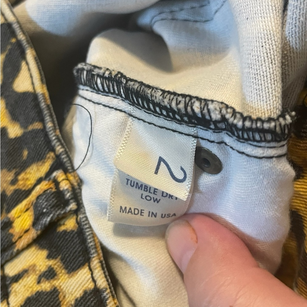 Rebecca Minkoff Beetle Juice, Cheetah Print Jeans, Zippered Ankle, Size 2, NWT - Picture 6 of 7